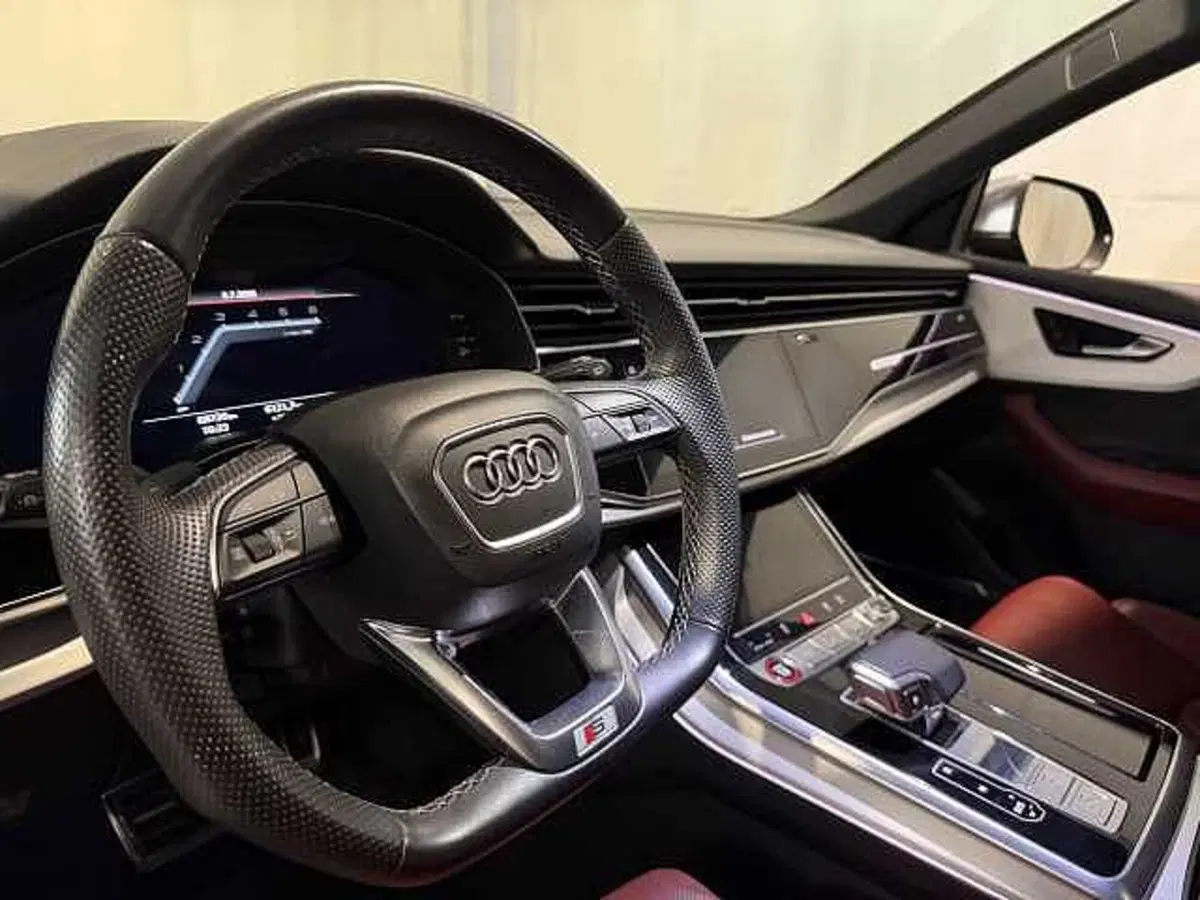 Audi SQ8 usata a Genova (12)
