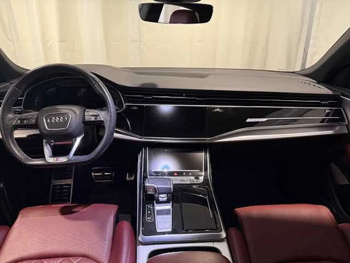 Audi SQ8 usata a Genova (13)