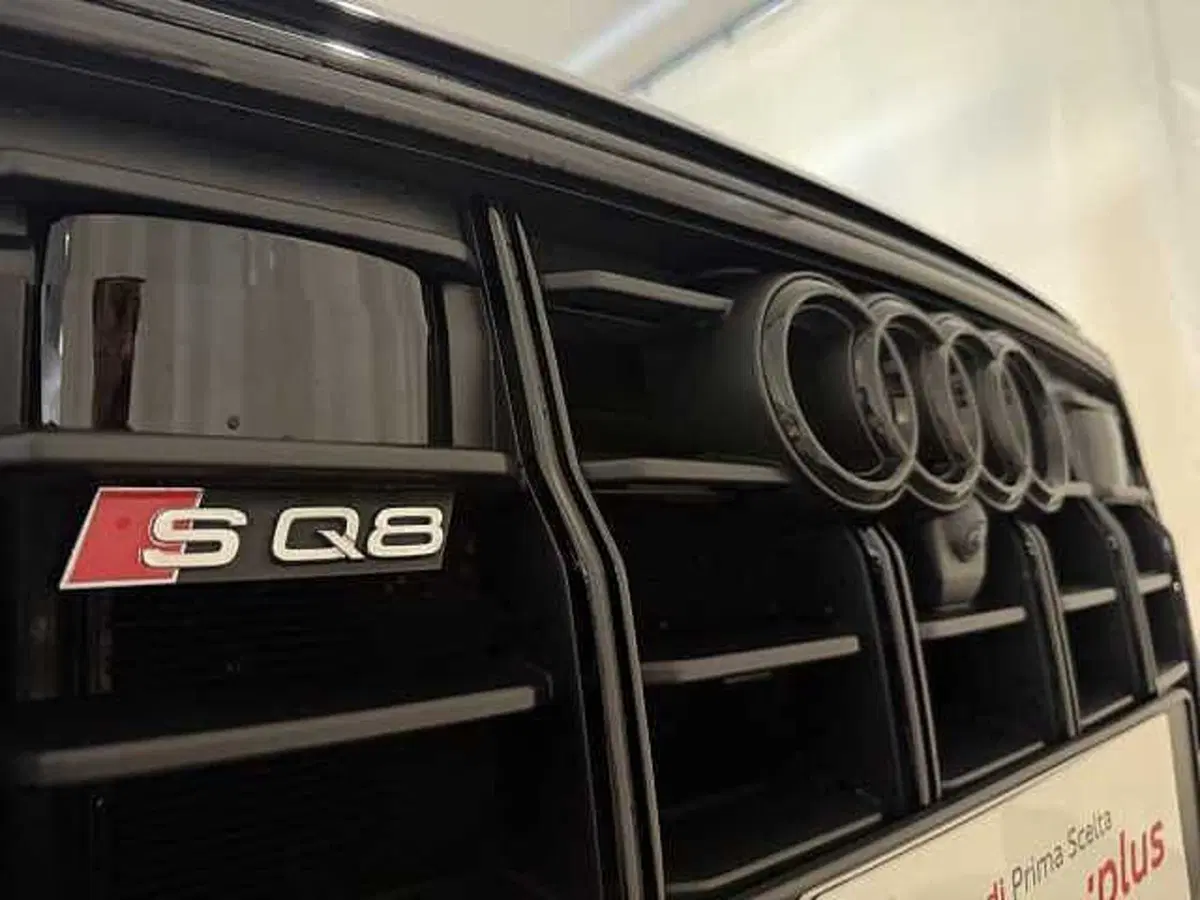 Audi SQ8 usata a Genova (9)