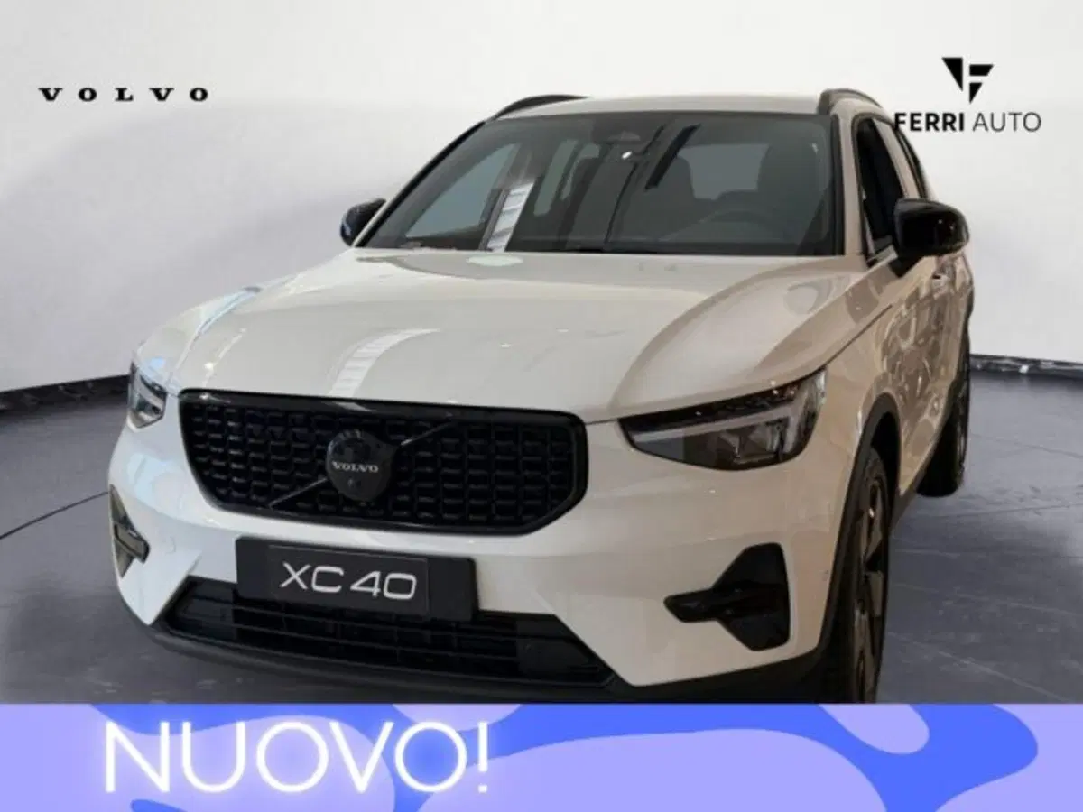 Volvo XC40 nuova a Udine
