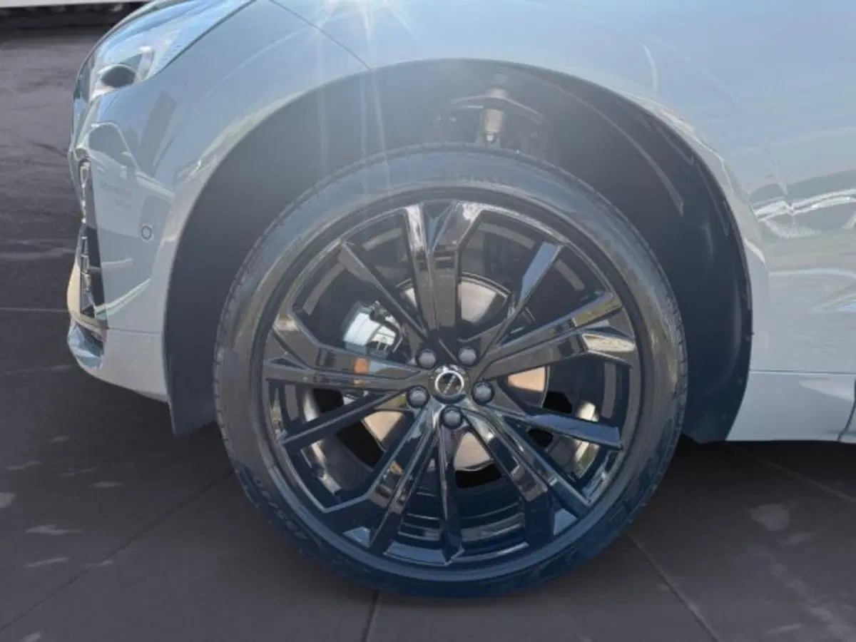 Volvo XC60 nuova a Udine (14)