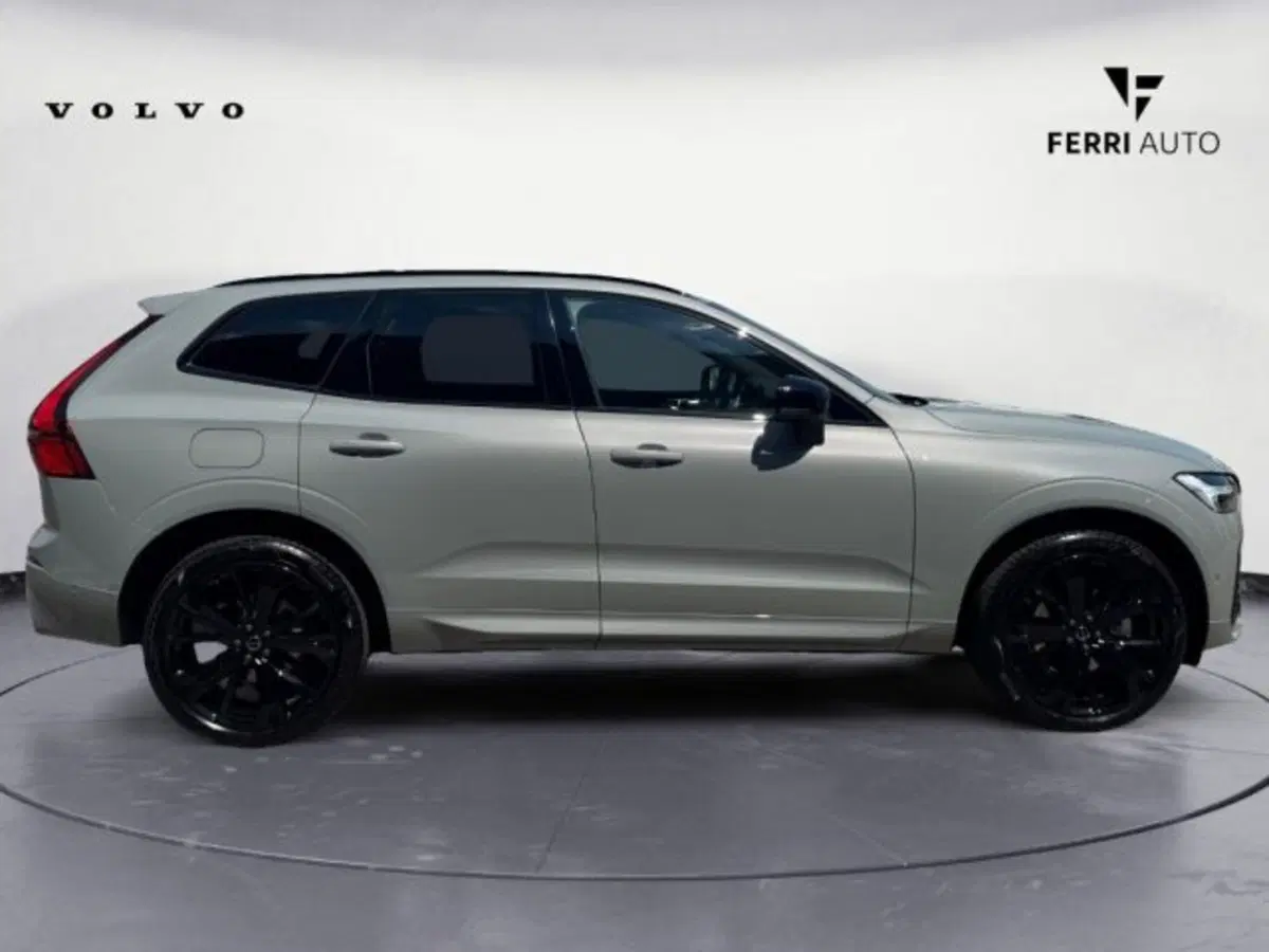 Volvo XC60 nuova a Udine (5)