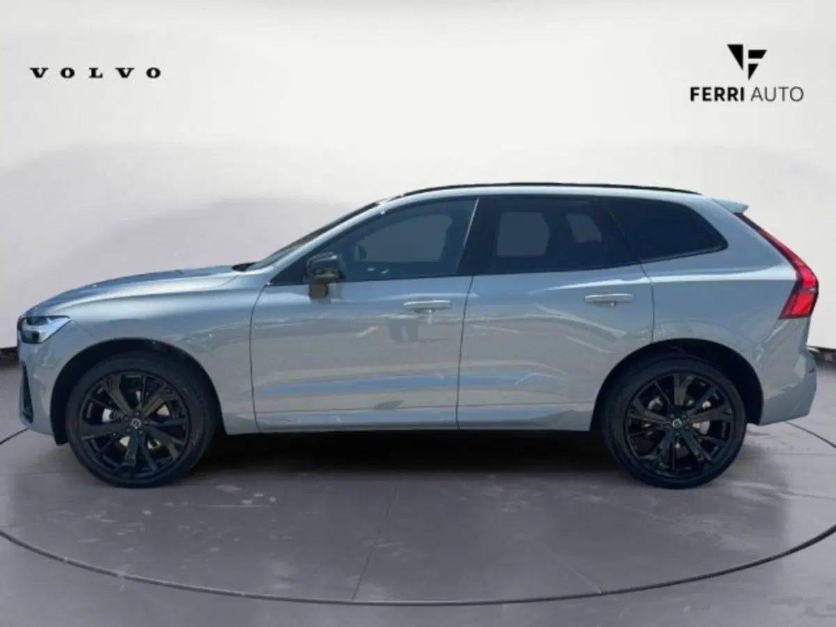 Volvo XC60 nuova a Udine (6)