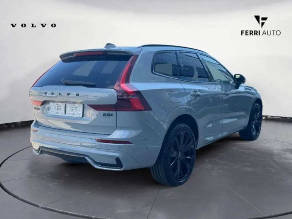 Volvo XC60 nuova a Udine (7)