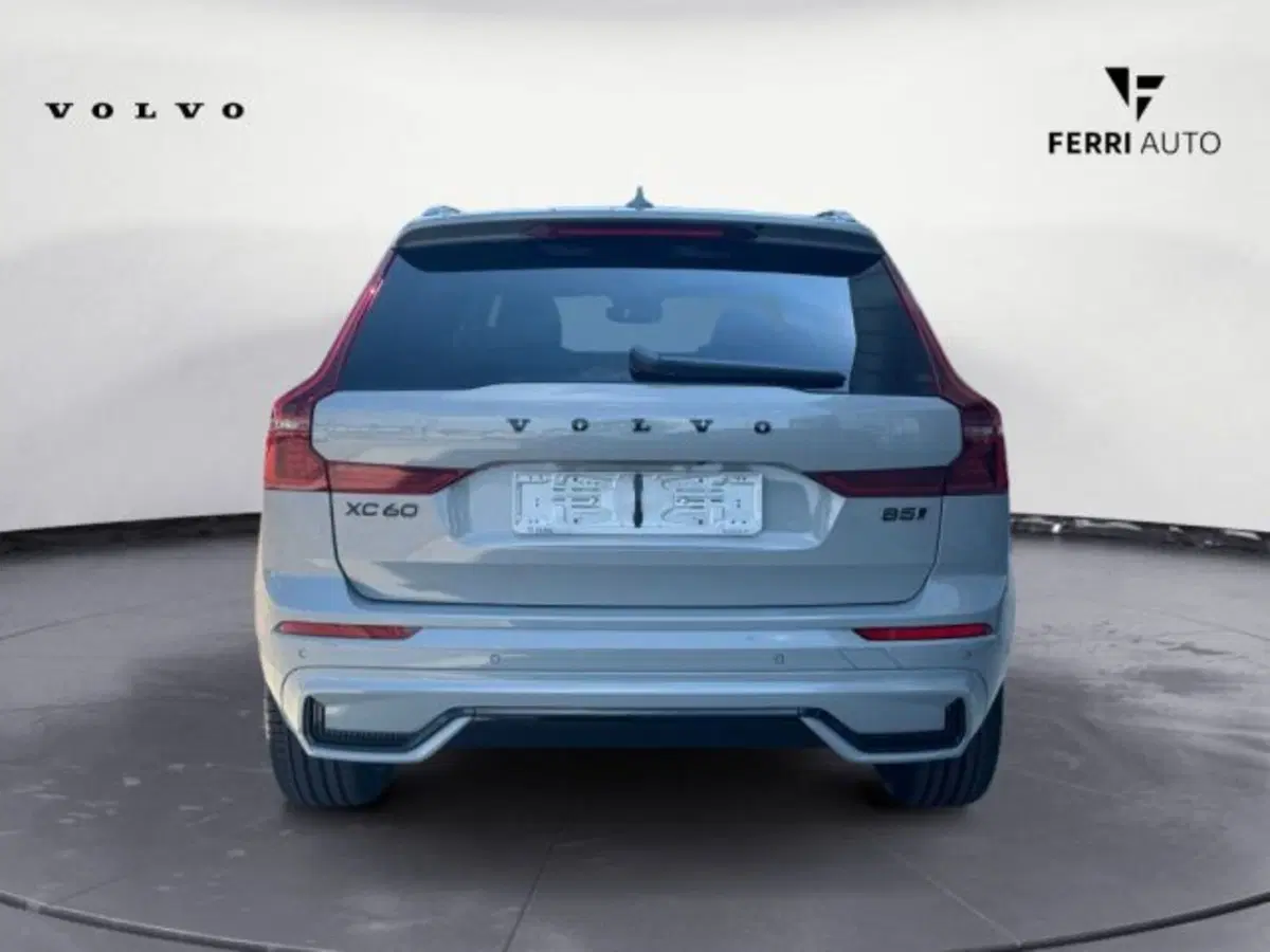 Volvo XC60 nuova a Udine (8)