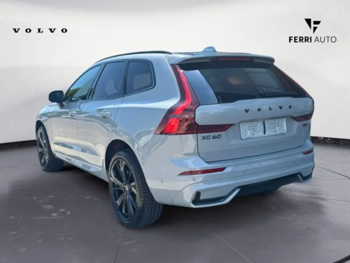 Volvo XC60 nuova a Udine (9)