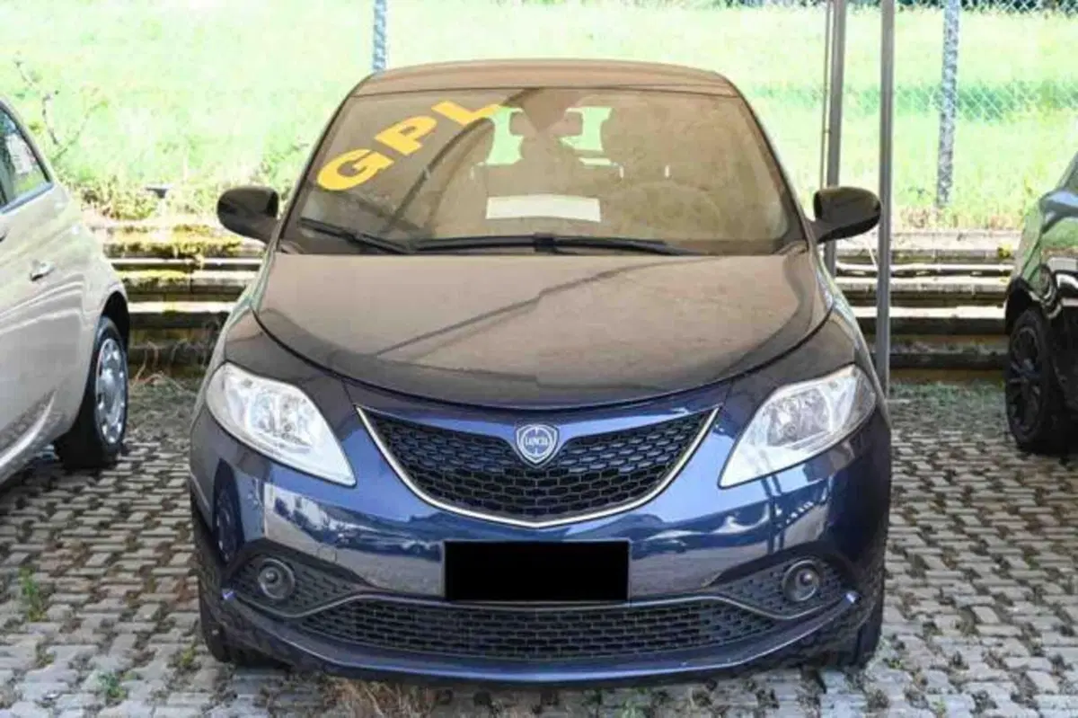 Lancia Ypsilon usata a Torino (13)