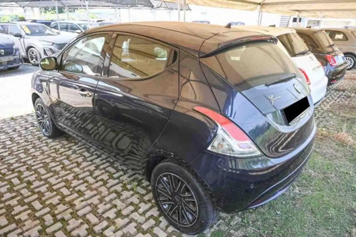 Lancia Ypsilon usata a Torino (4)