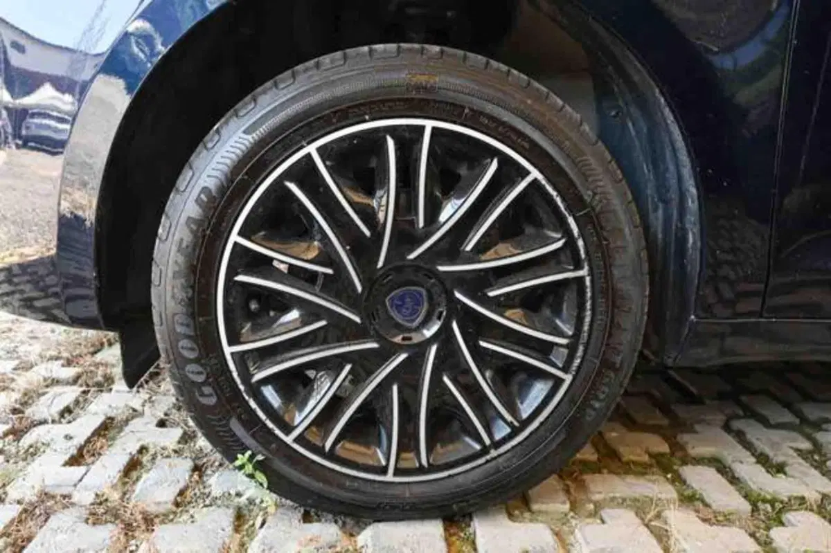 Lancia Ypsilon usata a Torino (6)