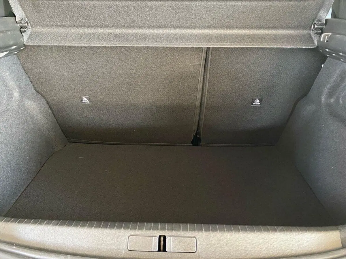 Peugeot 208 nuova a Torino (9)