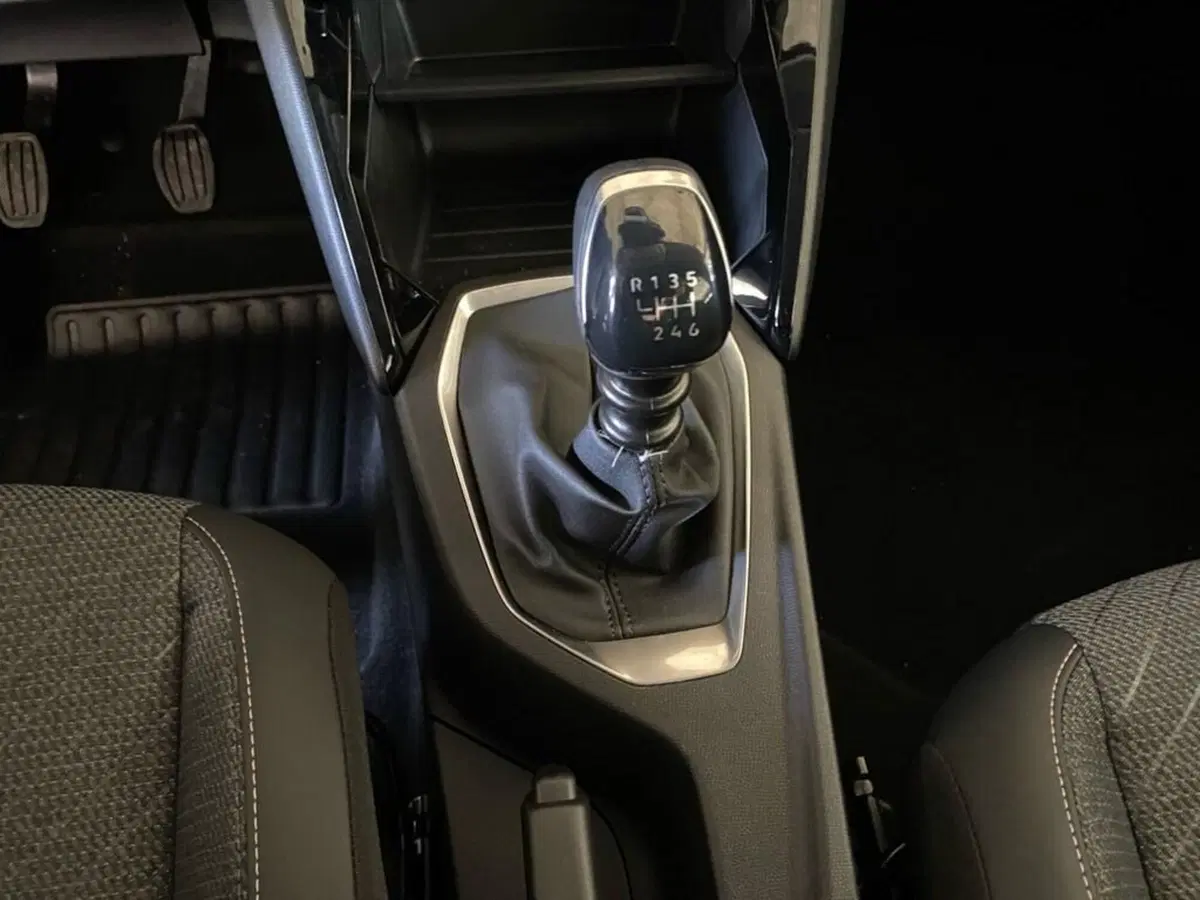 Peugeot 208 nuova a Torino (12)