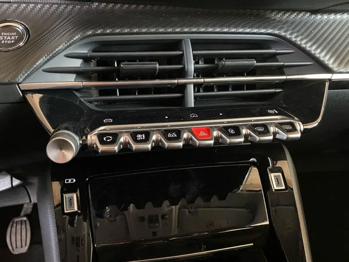Peugeot 208 nuova a Torino (11)