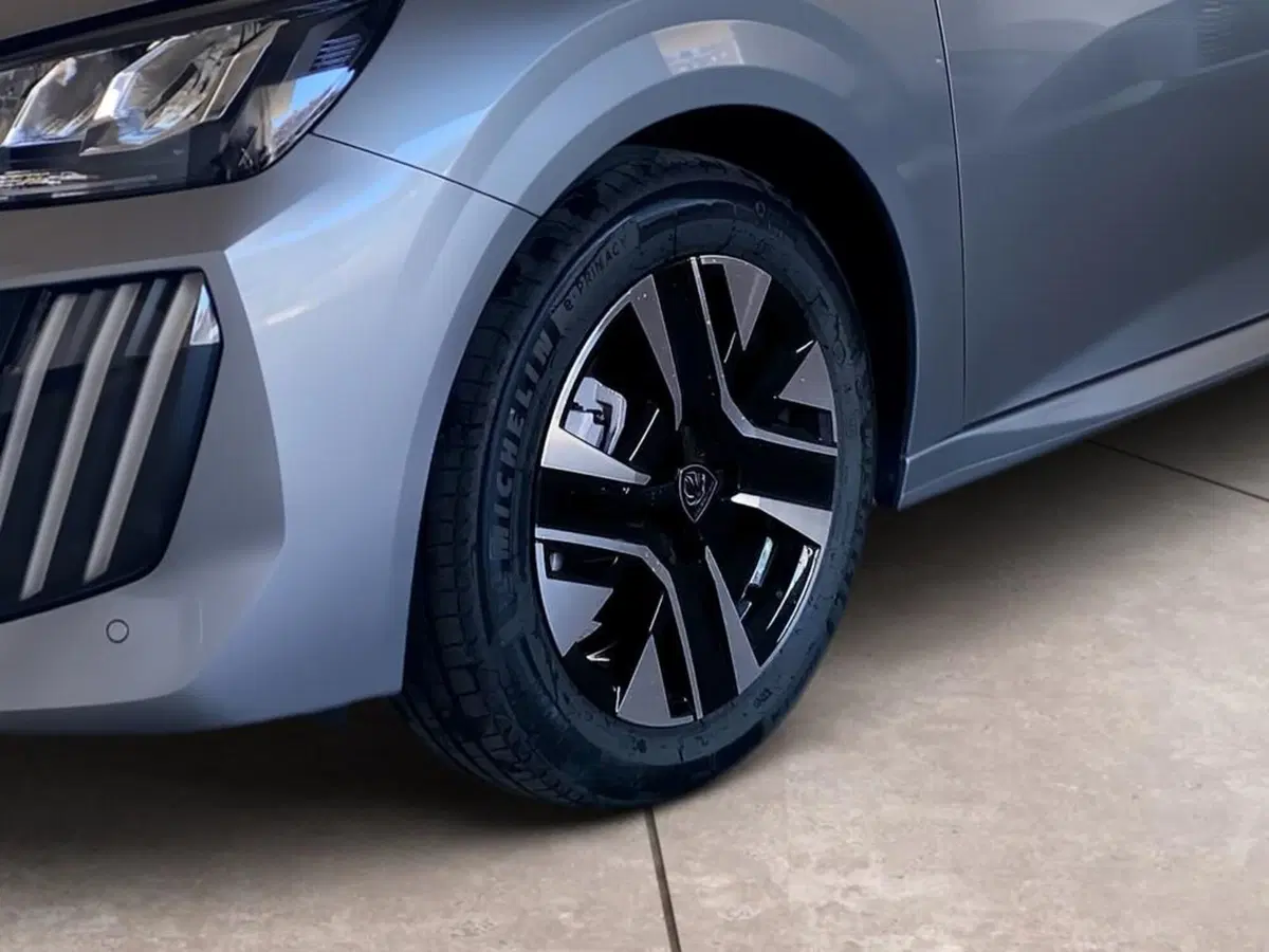 Peugeot 208 nuova a Torino (15)