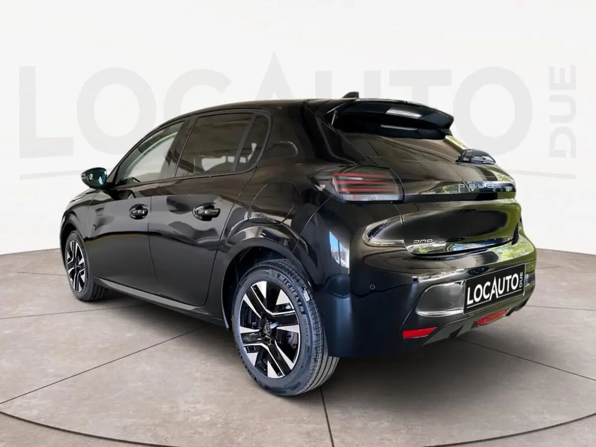 Peugeot 208 nuova a Torino (5)