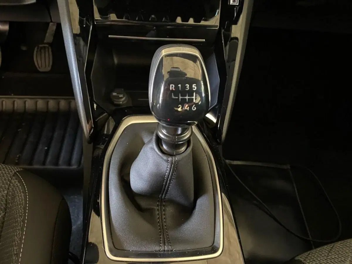 Peugeot 208 nuova a Torino (12)