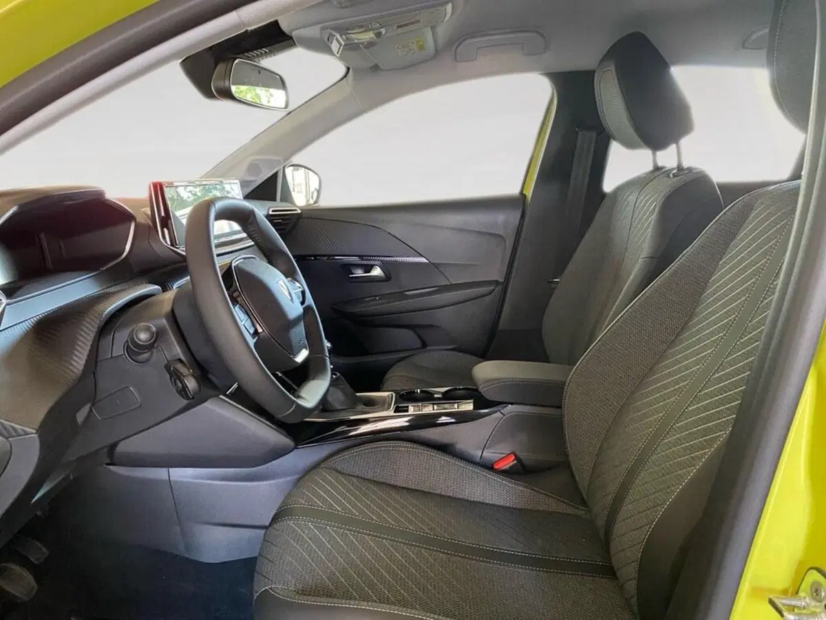 Peugeot 208 nuova a Torino (7)