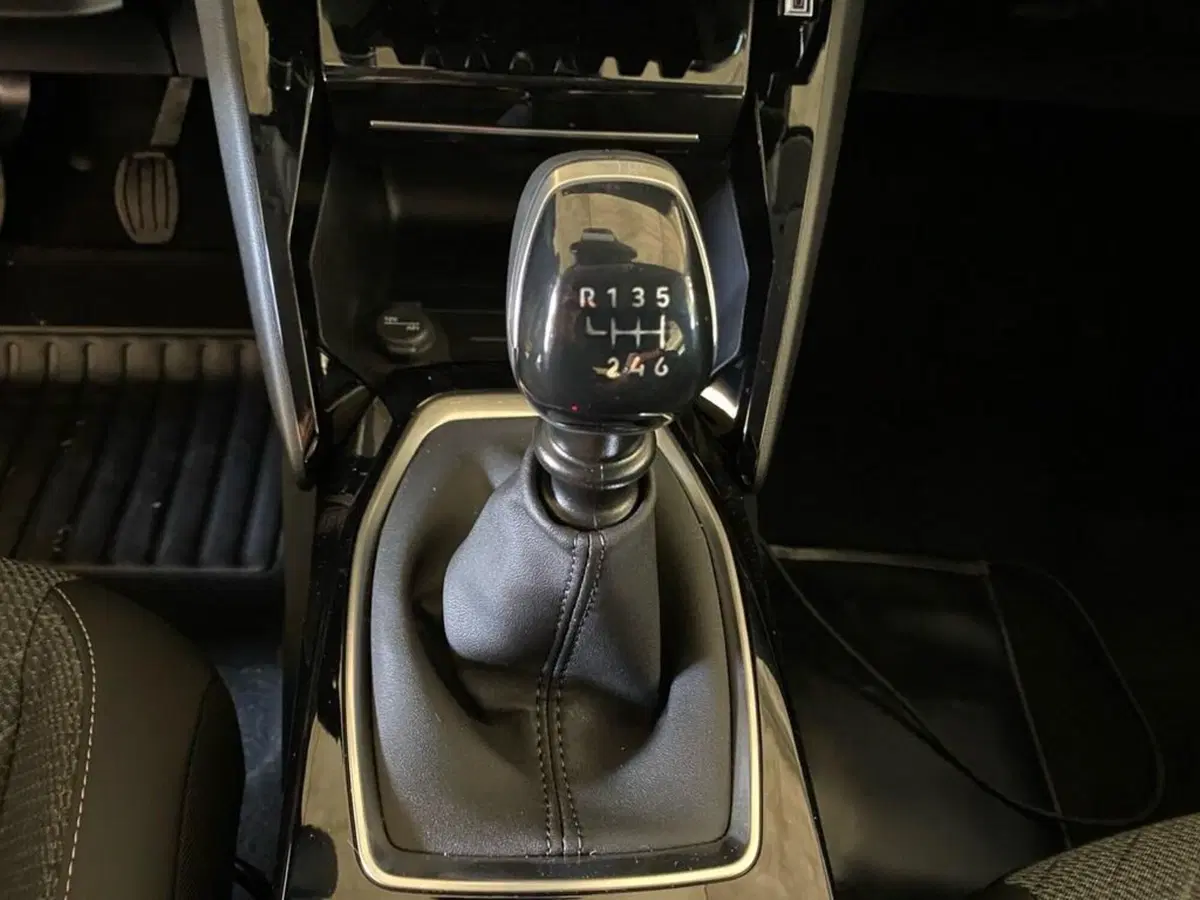 Peugeot 208 nuova a Torino (12)