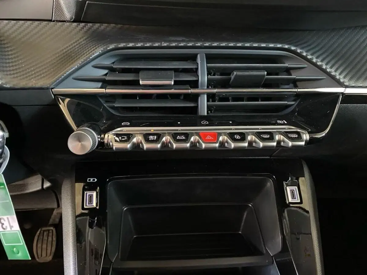 Peugeot 208 nuova a Torino (11)