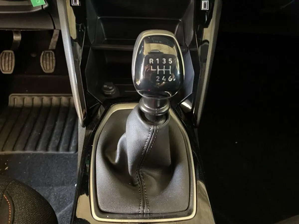 Peugeot 208 nuova a Torino (12)