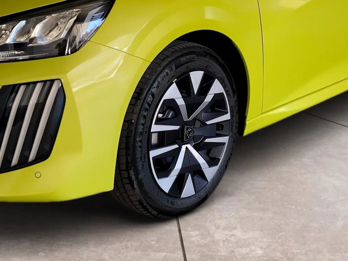 Peugeot 208 nuova a Torino (15)