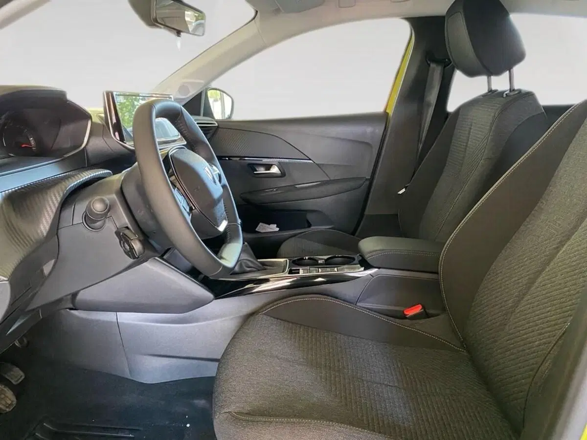 Peugeot 208 nuova a Torino (7)