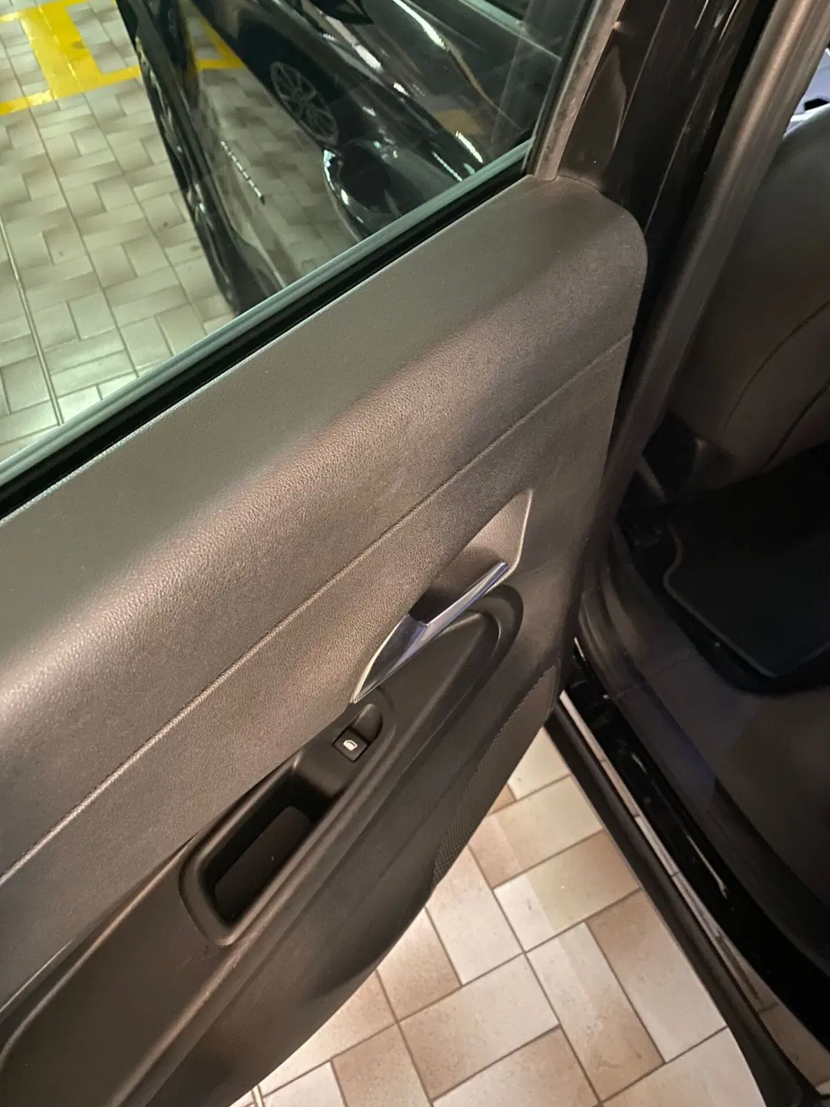 Jeep Avenger usata a Cagliari (13)