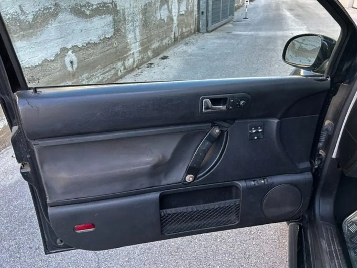 Volkswagen New Beetle usata a Cuneo (14)