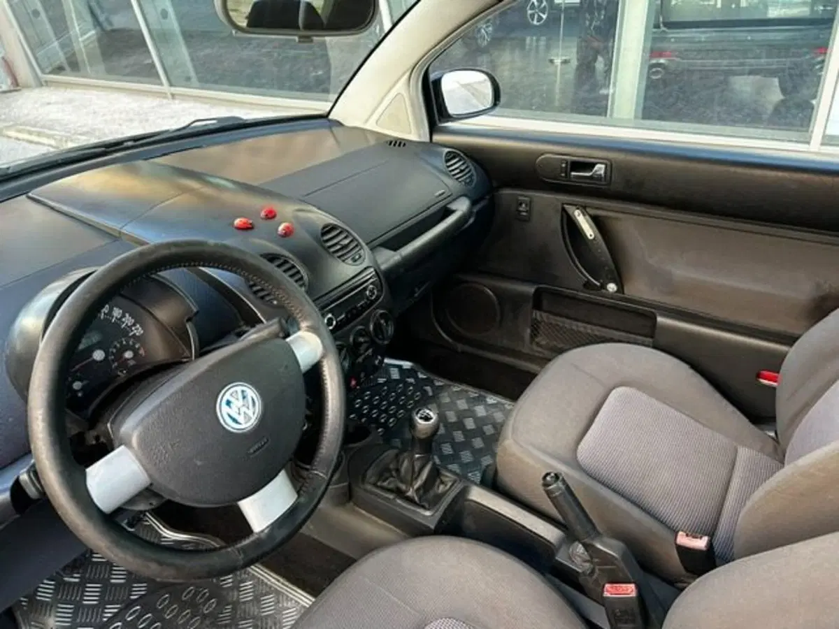 Volkswagen New Beetle usata a Cuneo (7)