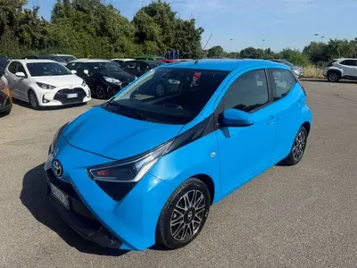 Toyota Aygo 1.0 VVT-i 72 CV 5 porte x-play del 2020 usata a Piacenza