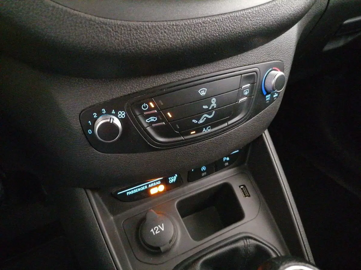 Ford Transit Courier usata a Roma (13)