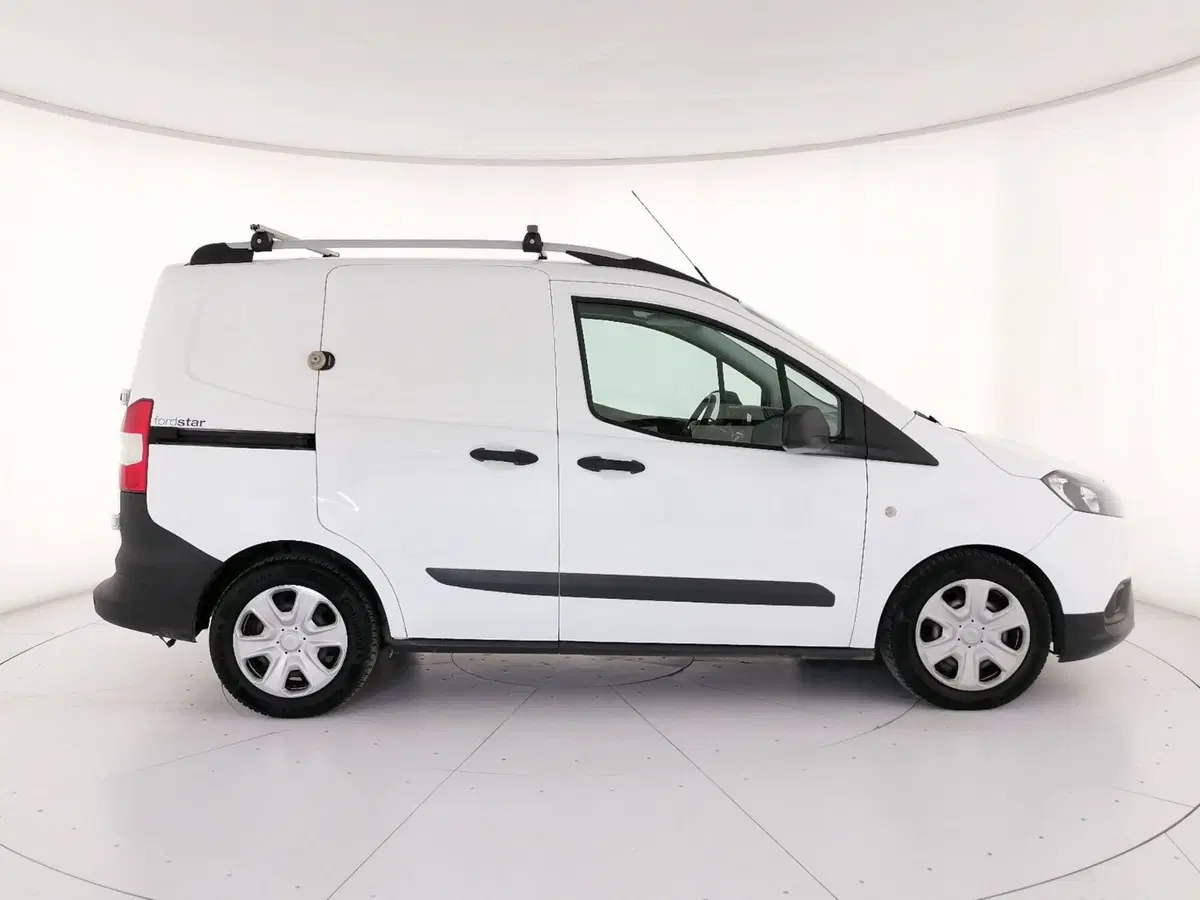 Ford Transit Courier usata a Roma (3)