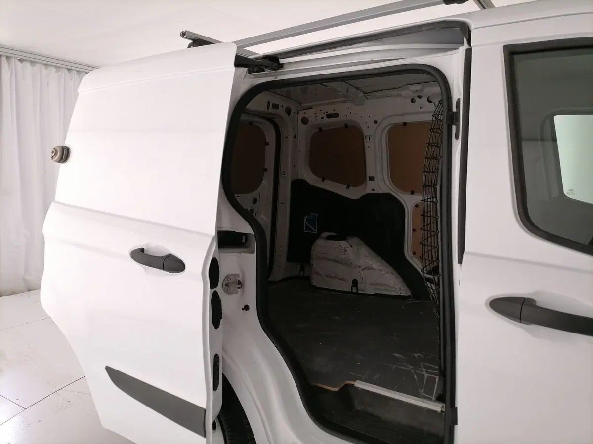 Ford Transit Courier usata a Roma (8)
