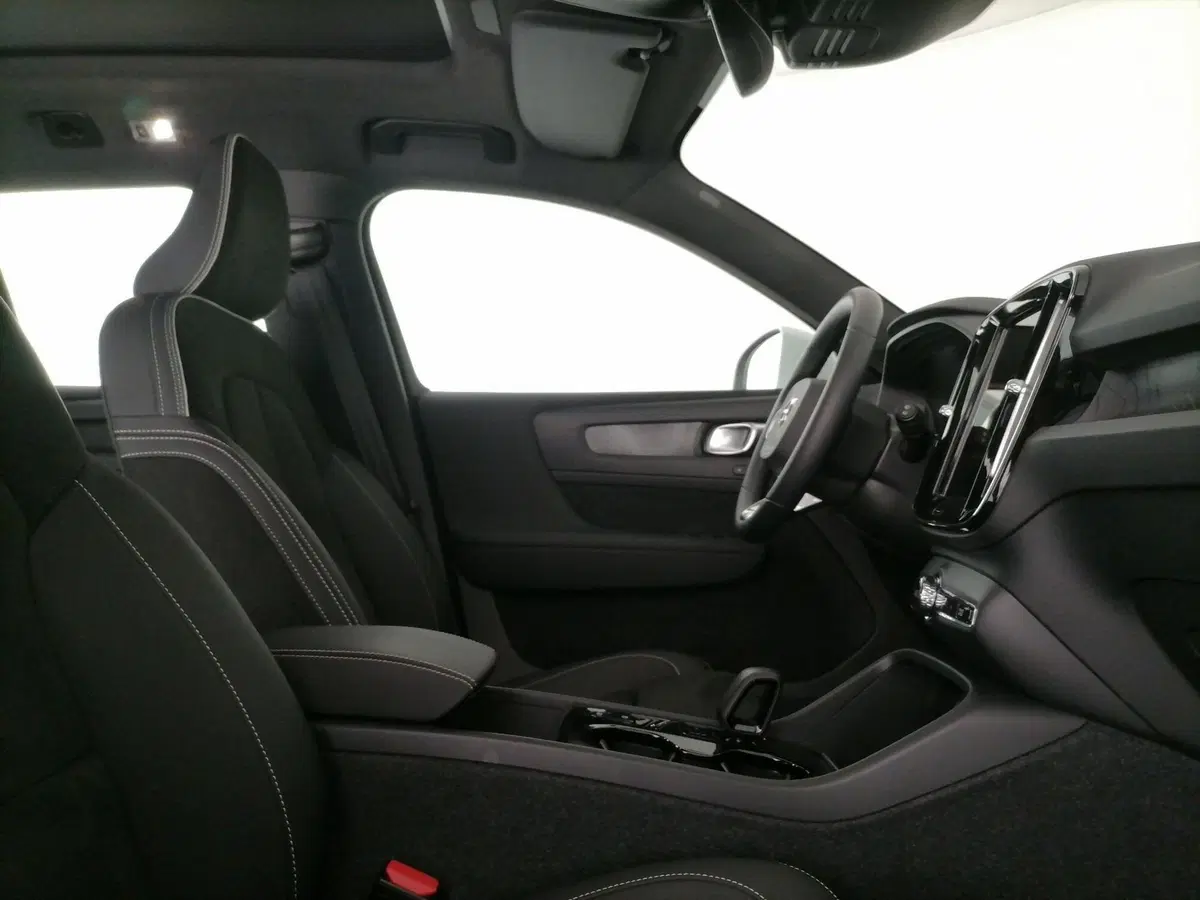 Volvo XC40 usata a Roma (6)