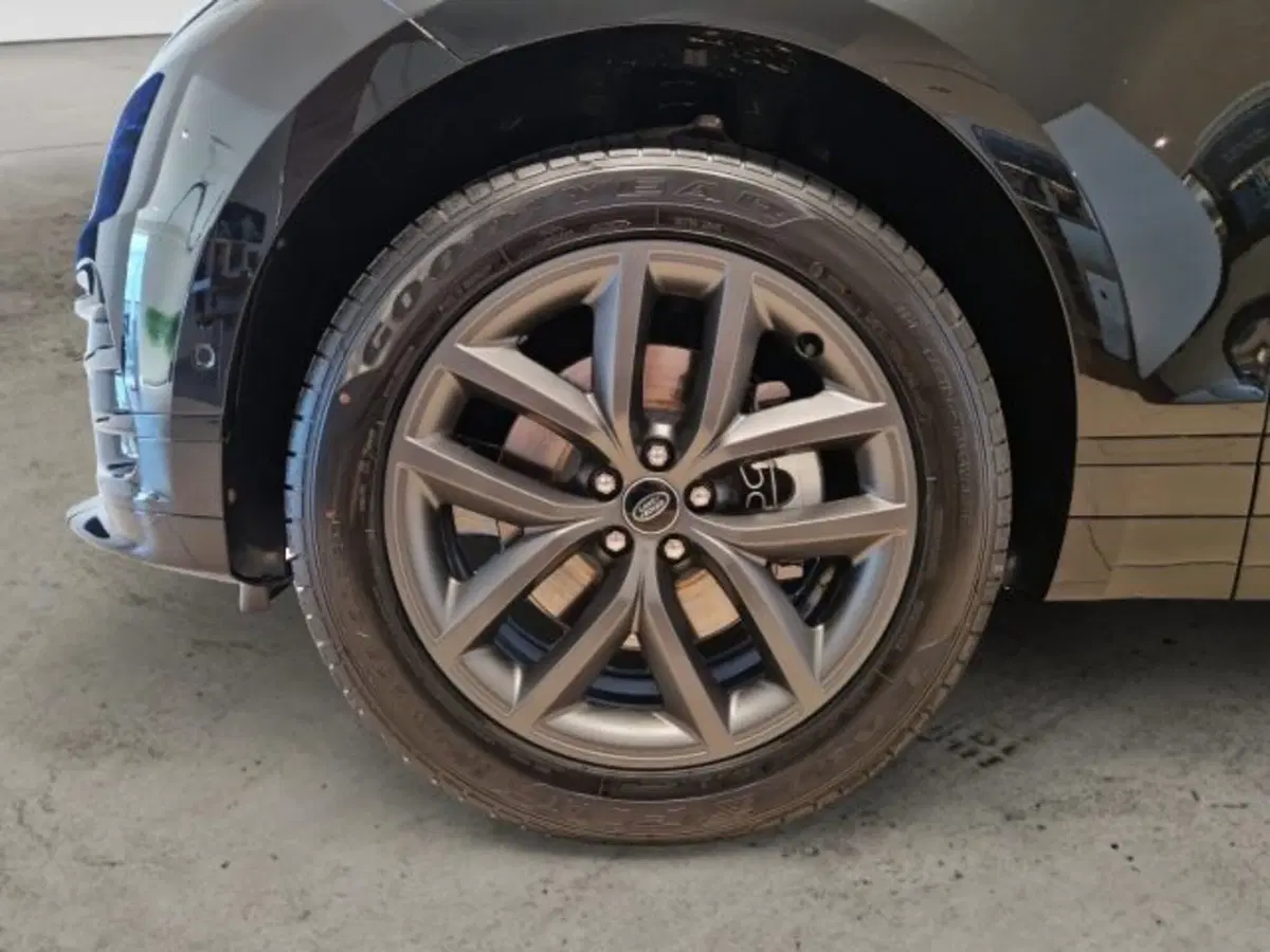 Land Rover Range Rover Velar usata a Livorno (11)