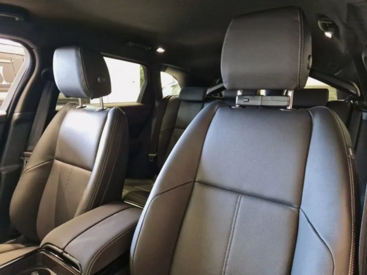 Land Rover Range Rover Velar usata a Livorno (14)