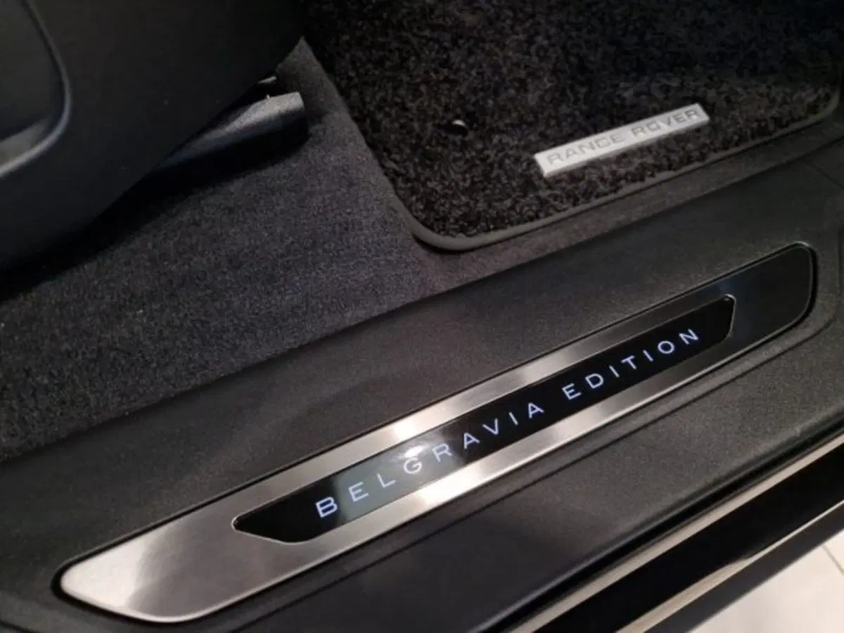 Land Rover Range Rover Velar usata a Livorno (20)