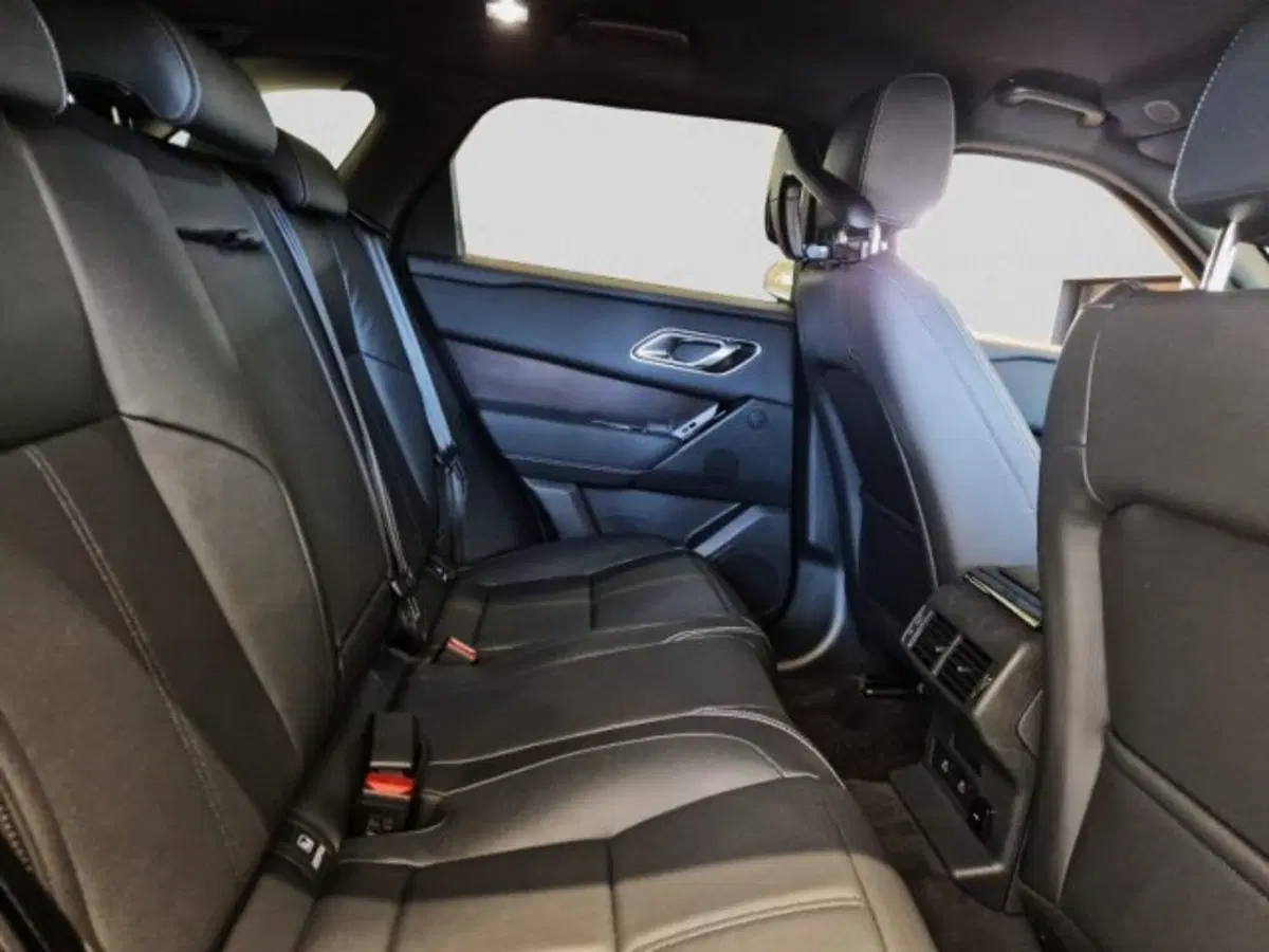 Land Rover Range Rover Velar usata a Livorno (7)