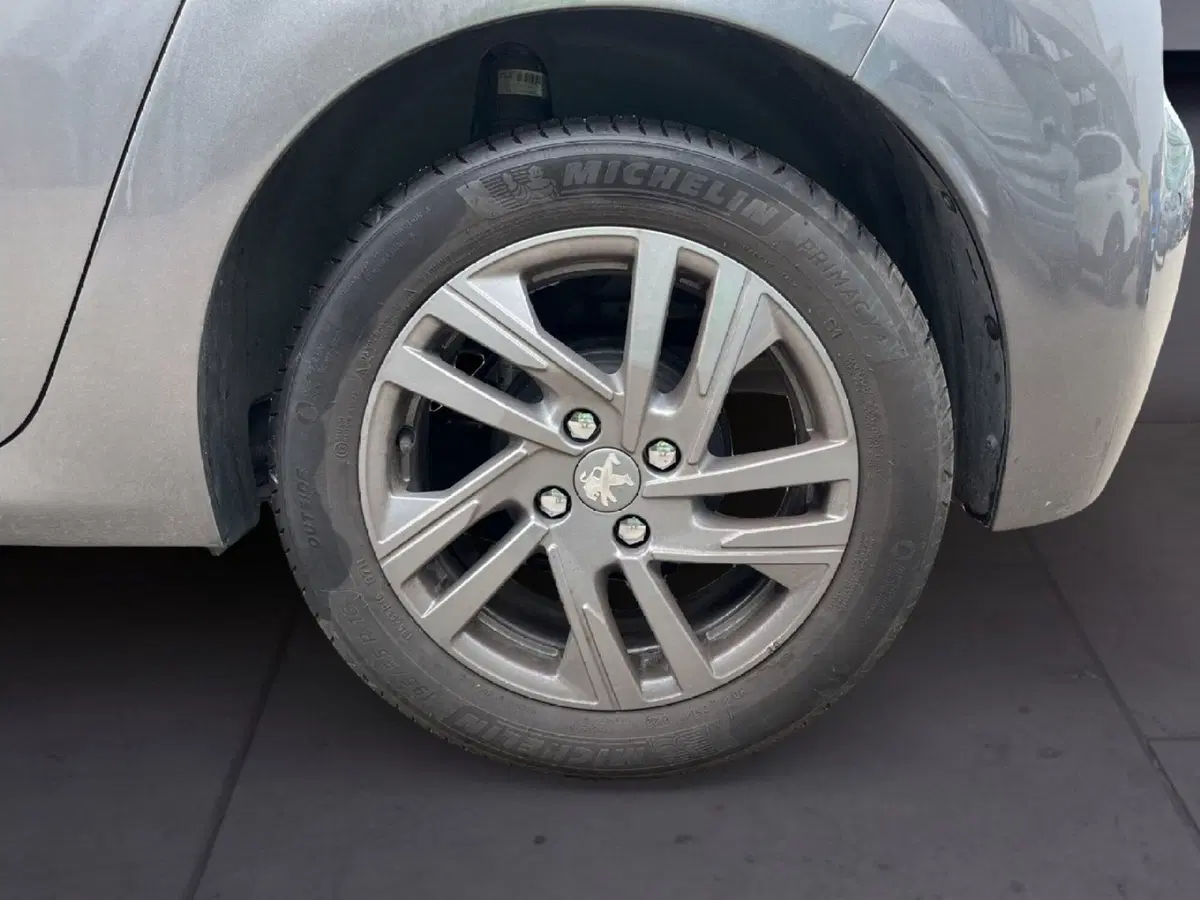 Peugeot 208 usata a Torino (8)