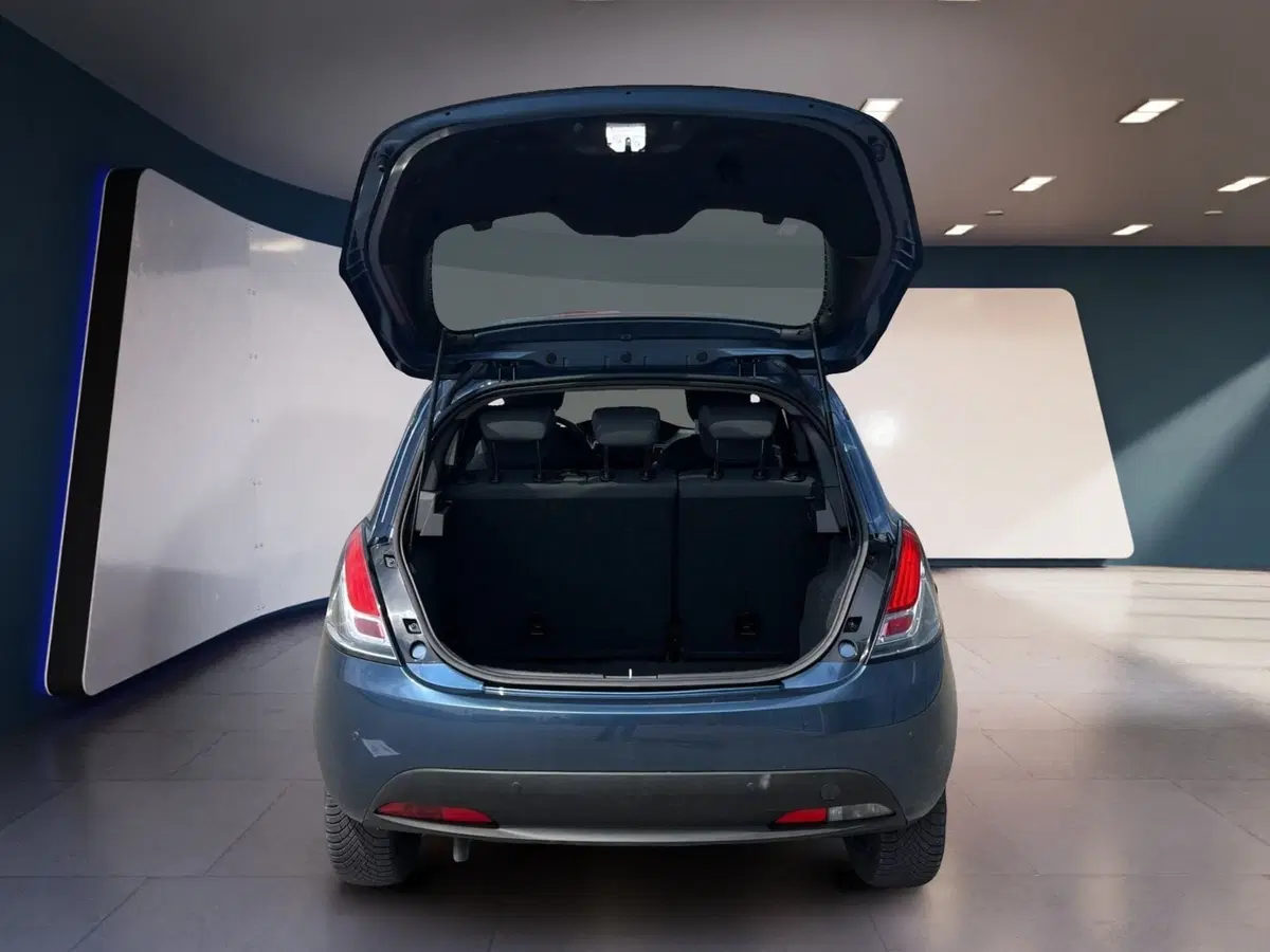 Lancia Ypsilon usata a Torino (7)