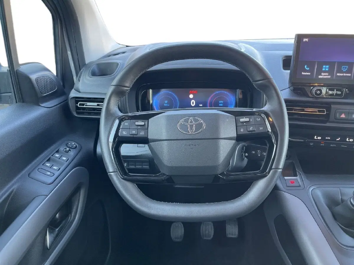 Toyota Proace City Verso usata a Torino (12)