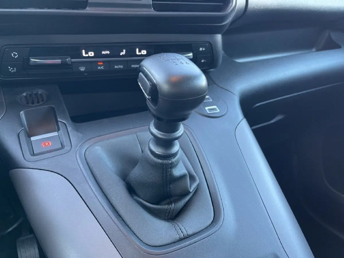 Toyota Proace City Verso usata a Torino (13)