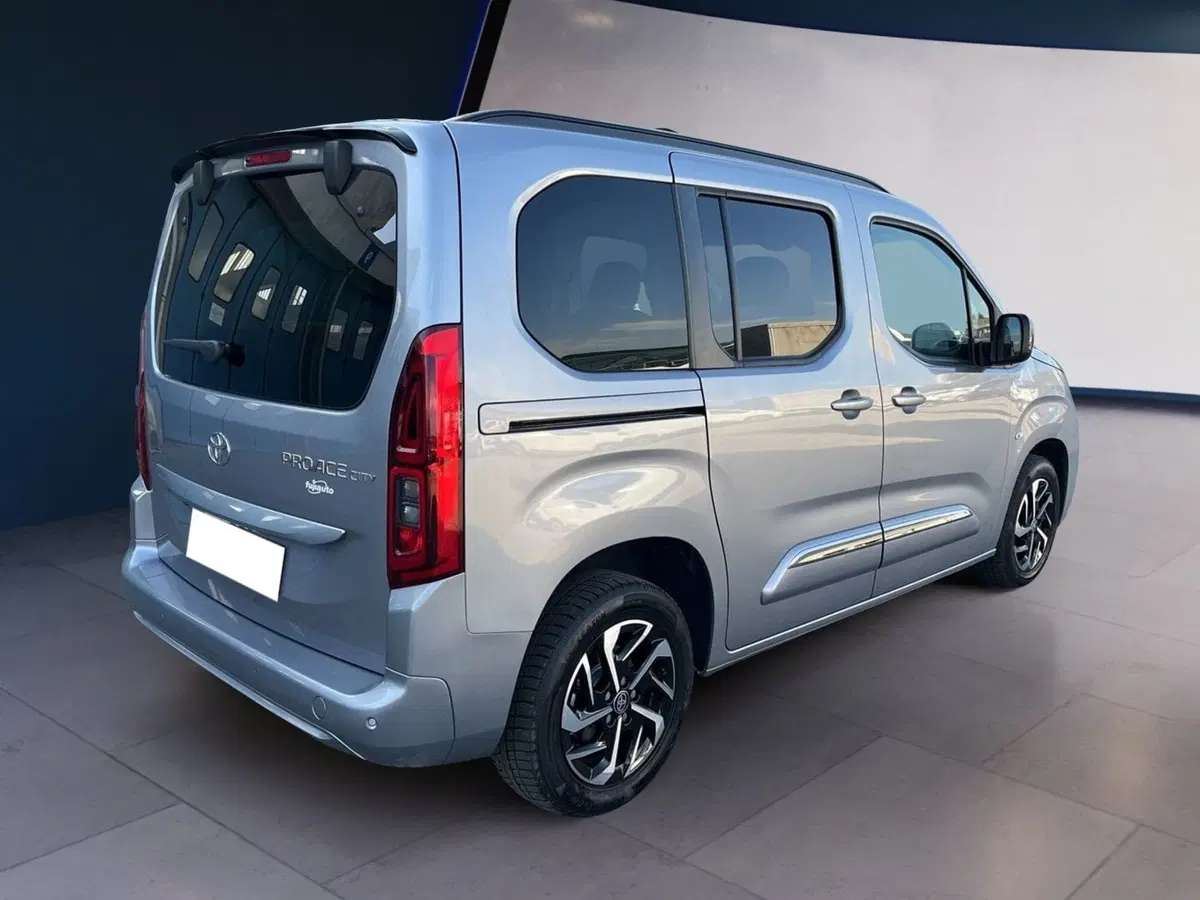Toyota Proace City Verso usata a Torino (4)