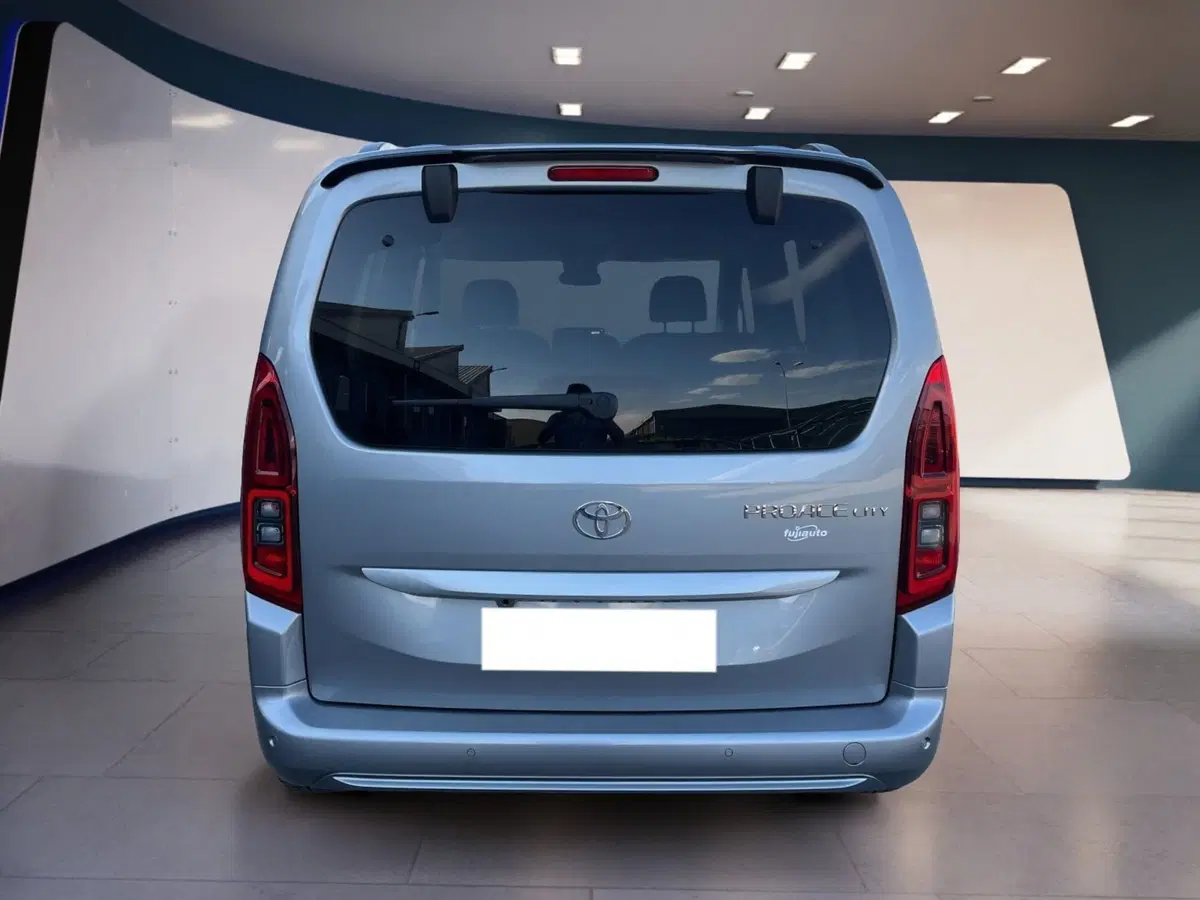 Toyota Proace City Verso usata a Torino (5)