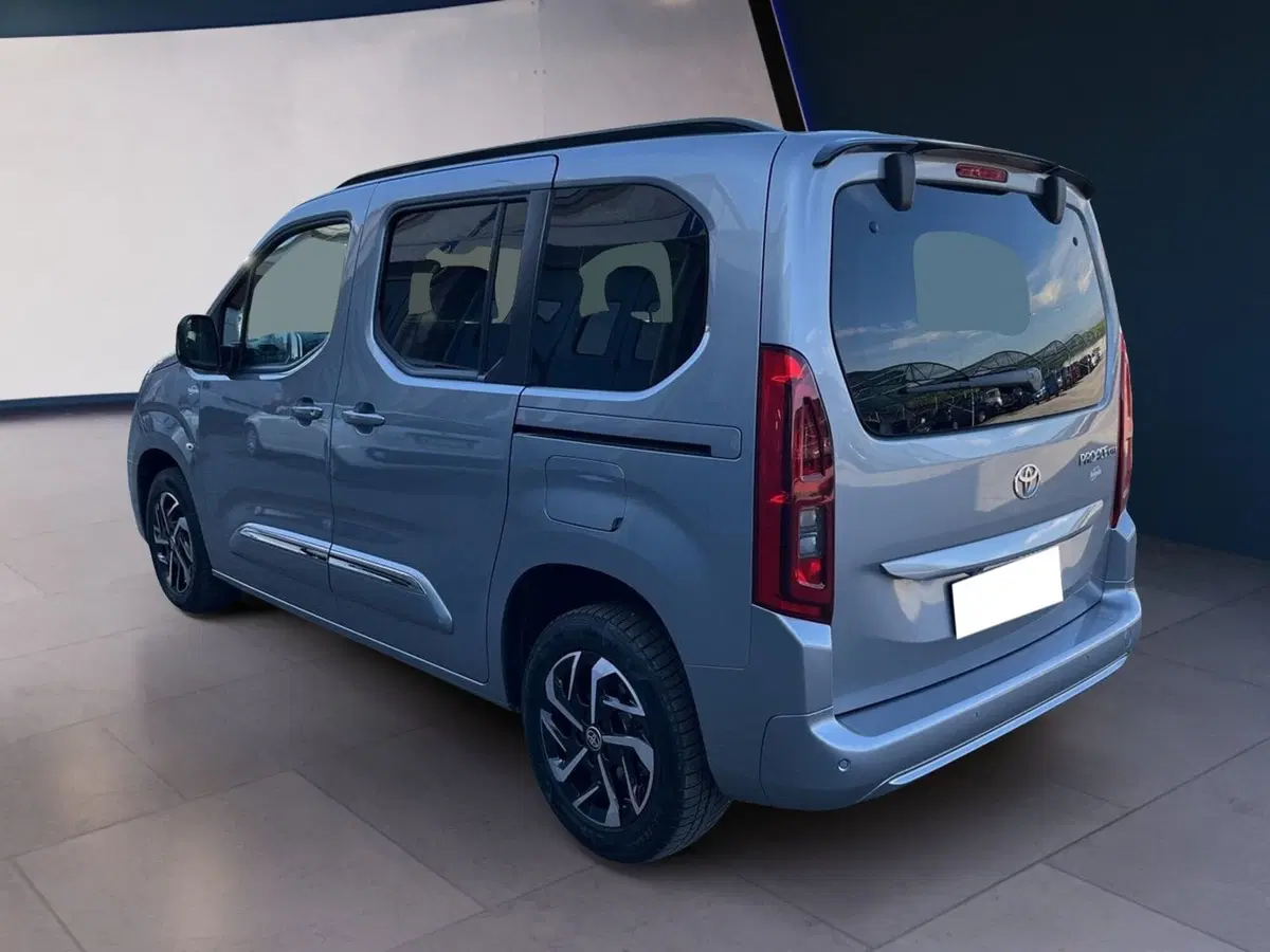 Toyota Proace City Verso usata a Torino (6)