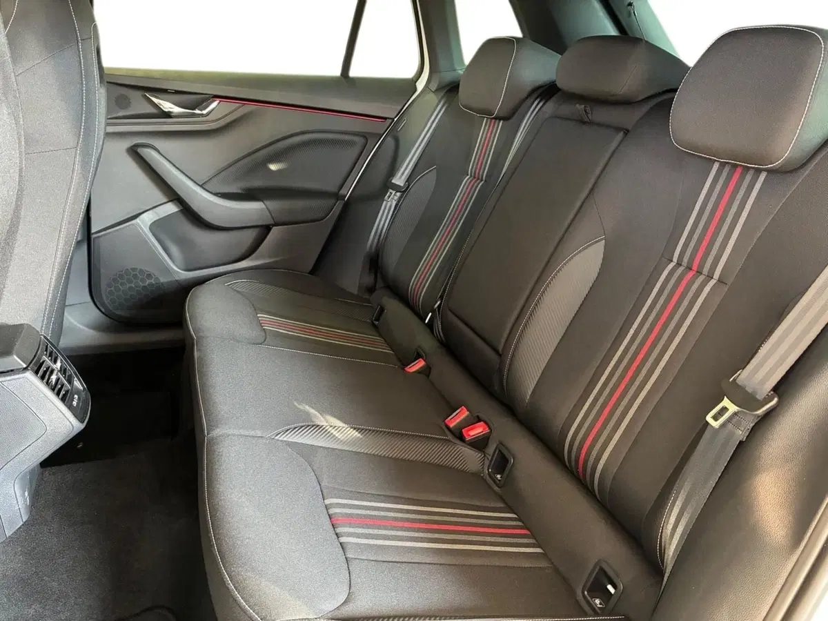 Skoda Kamiq nuova a Prato (9)