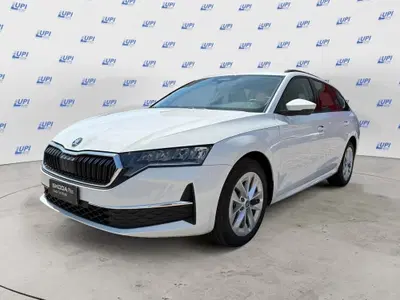 Skoda Octavia Station Wagon 1.5 tsi mhev Selection 150cv dsg nuova a Prato