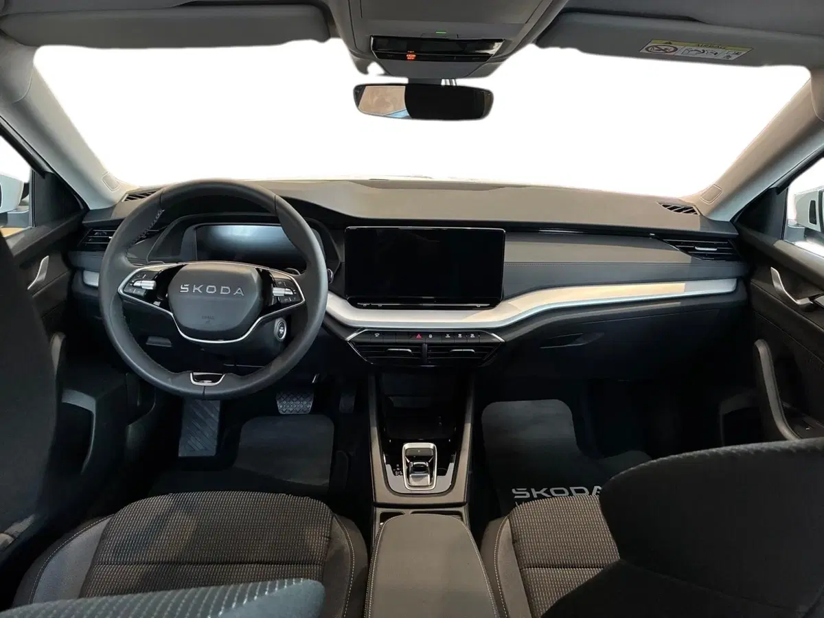 Skoda Octavia Station Wagon nuova a Prato (7)