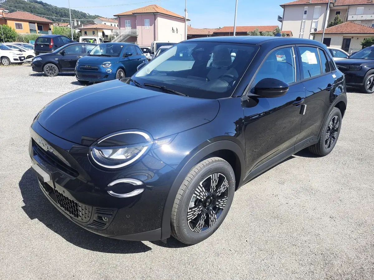 Fiat 600 nuova a La Spezia (2)