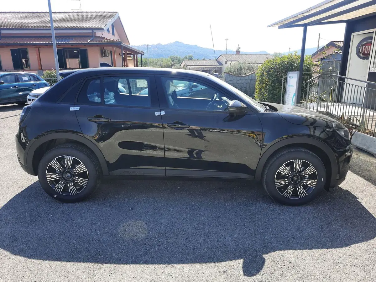 Fiat 600 nuova a La Spezia (4)
