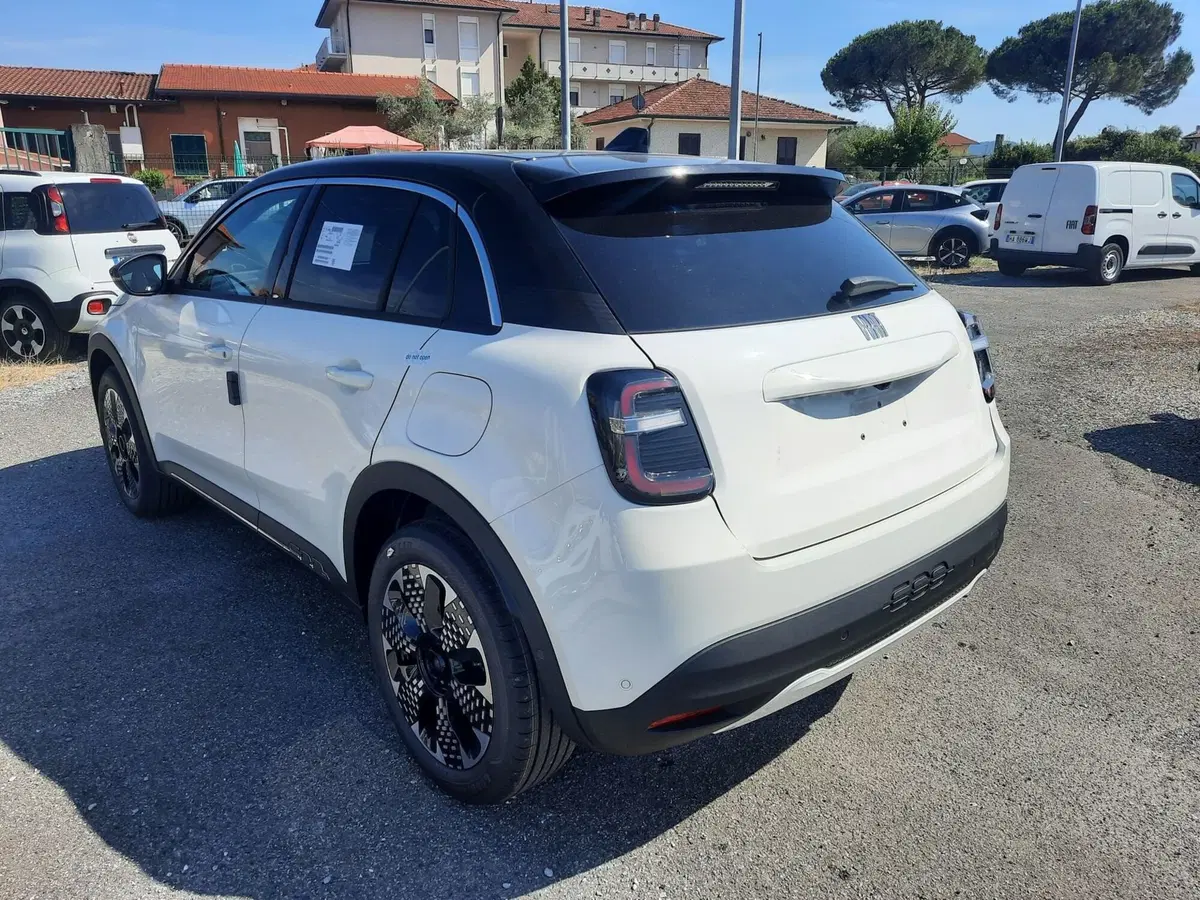 Fiat 600 nuova a La Spezia (5)